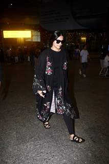 Sonam Kapoor spotted at the Mumbai airport