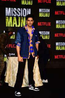 Sidharth Malhotra snapped at trailer launch of Mission Majnu