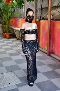 Uorfi Javed snapped in Khar