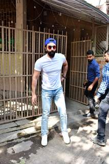 Ranbir Kapoor spotted at dubbing studion in Bandra