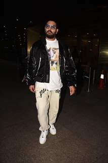 Yuvraj Singh spotted at the Mumbai airport