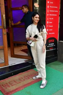 Mrunal Thakur spotted in Santacruz 