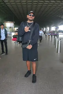 King spotted at the Mumbai airport