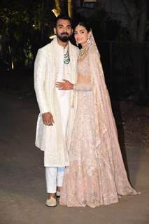 KL Rahul and Athiya Shetty pose for paps