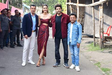 Kartik Aaryan, Kriti Sanon and others celebs snapped promoting upcoming film Shehzada on the set of The Kapil Sharma Show 