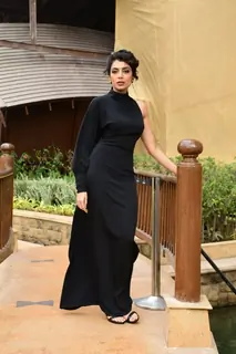  Sobhita Dhulipala snapped promoting Web Series The Night Manager in the city 