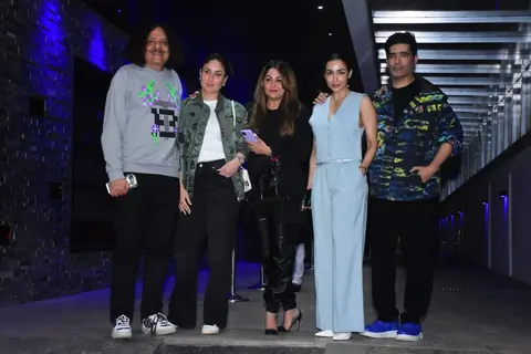  Kareena Kapoor Khan, Amrita Arora, Malaika Arora, Manish Malhotra snapped at Hakkasan in Bandra