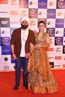 Sunny Deol, Ameesha Patel grace Zee Cinema Awards 2023