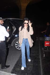 Shraddha Kapoor snapped at the Mumbai airport