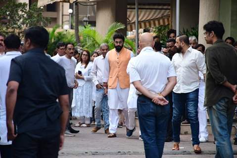 Abhishek Bachchan snapped Satish Kaushik's funeral