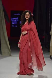 Gauri Shinde walk the ramp at Lakme Fashion Week 2023