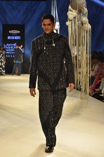 Vijay Varma walk the ramp at Lakme Fashion Week 2023