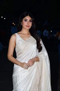 Kritika Kamra snapped promoting their upcoming film Bheed on the set of The Kapil Sharma Show 