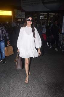 Shamita Shetty snapped at the Mumbai airport 