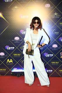 Wardha Khan snapped attending the Iconic Gold Awards 2023
