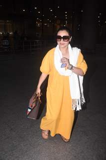 Rani Mukerji snapped at the Mumbai airport 