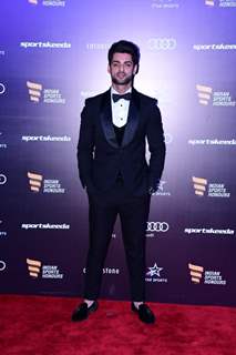 Karan Wahi grace the red carpet of fourth edition of Indian Sports Honours