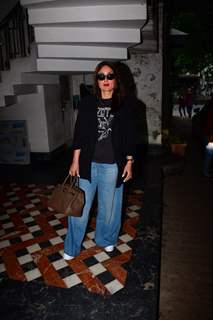 Kareena Kapoor snapped in Khar