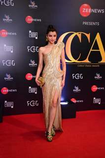 Ayesha Kanga grace red carpet of the 5th edition of Critics’ Choice Awards