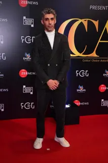  Jim Sarbh grace red carpet of the 5th edition of Critics’ Choice Awards