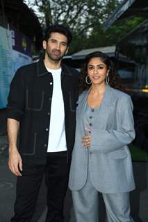 Aditya Roy Kapur and Mrunal Thakur snapped promoting their upcoming film Gumraah on the set of The Kapil Sharma Show 