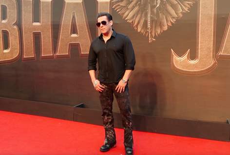 Salman Khan snapped at the trailer launch of Kisi Ka Bhai Kisi Ki Jaan