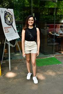 Shirley Setia snapped in Juhu 