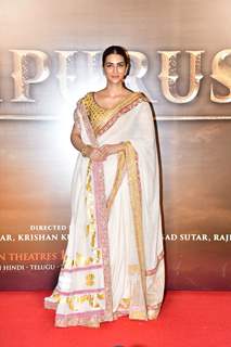 Kriti Sanon snapped at the trailer launch of Adipurush