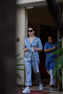 Kareena Kapoor snapped in Bandra 