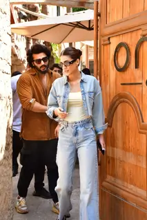 Arjun Kapoor and Kriti Sanon snapped in Juhu 