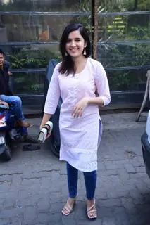 Shirley Setia snapped in Bandra 