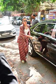 Kiara Advani snapped in Bandra 