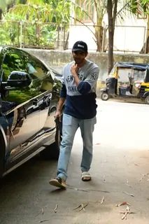 Kartik Aaryan snapped in Juhu 