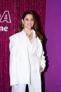 Tamannaah Bhatia snapped promoting Jee Karda in the city 