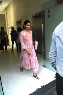 Alia Bhatt snapped in Santacruz