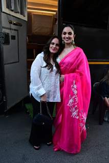 Kiara Advani snapped promoting upcoming film Satyaprem Ki Katha on the set of The Kapil Sharma Show 