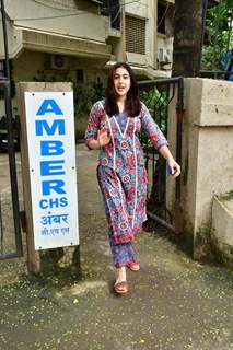 Sara Ali Khan snapped in Khar 