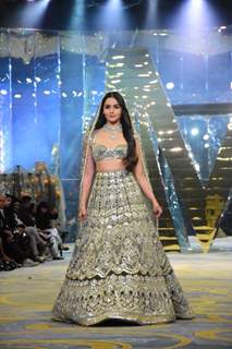 Celebrities grace the Manish Malhotra Bridal fashion show  