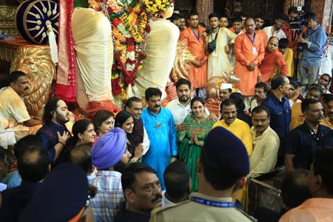 Celebrities snapped at Lalbaugcha Raja to seek blessings of Ganpati Bappa 