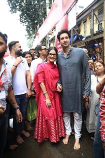 Sunny Leone snapped with her husband at Lalbaugcha Raja 