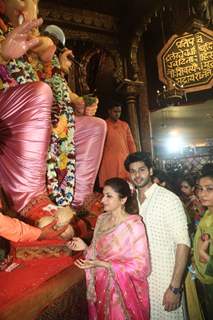 Bhagyshree and Abhimanyu Dassani visit Lalbaugcha Raja to seek blessings of Ganpati Bappa 