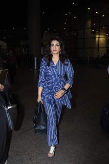 Raveena Tandon snapped at the Mumbai airport 