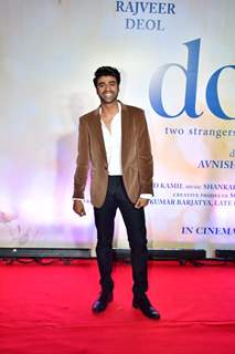 Celebrities grace the premiere of Dono