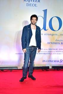 Celebrities grace the premiere of Dono