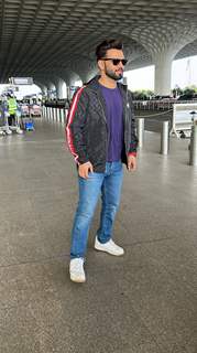 Rahul Vaidya snapped at the Mumbai airport 