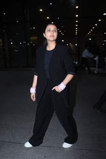 Parineeti Chopra snapped at the Mumbai airport 