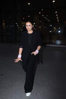 Parineeti Chopra snapped at the Mumbai airport 