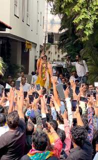  Amitabh Bachchan greets his fans on his 81st birthday outside his residence in Mumbai