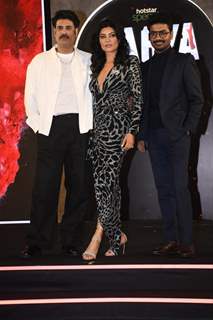 Sushmita Sen, Vikas Kumar and  Sikandar Kher snapped at the trailer launch of Aarya 3 