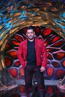 Salman Khan first look from the set of Bigg Boss 17 